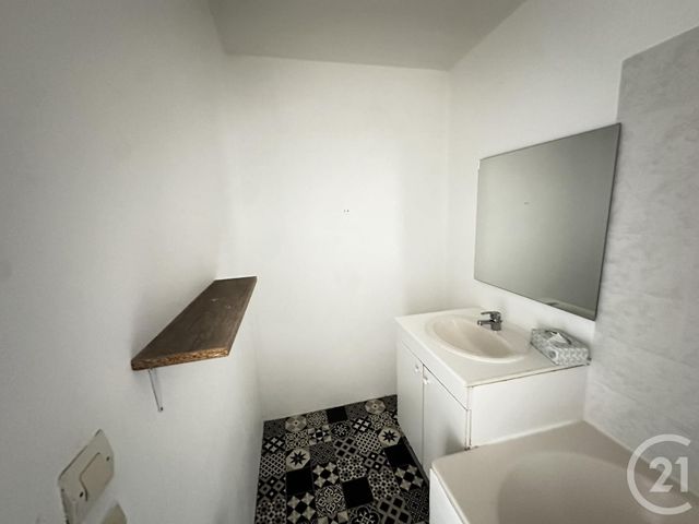 Afficher la photo en grand Appartement F2 à vendre - 2 pièces - 30.63 m2 - BORDEAUX - 33 - AQUITAINE - Century 21 Ax Immo