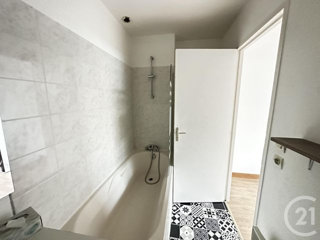 Afficher la photo en grand Appartement F2 à vendre - 2 pièces - 30.63 m2 - BORDEAUX - 33 - AQUITAINE - Century 21 Ax Immo