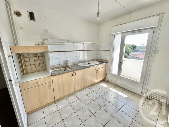 Afficher la photo en grand Appartement F4 à vendre - 4 pièces - 72.0 m2 - LORMONT - 33 - AQUITAINE - Century 21 Ax Immo