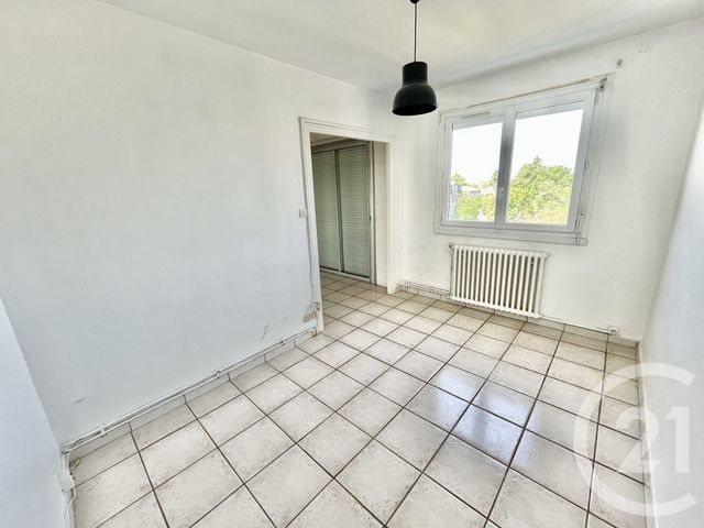 Afficher la photo en grand Appartement F4 à vendre - 4 pièces - 72.0 m2 - LORMONT - 33 - AQUITAINE - Century 21 Ax Immo