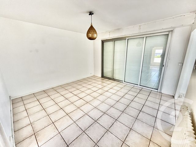 Afficher la photo en grand Appartement F4 à vendre - 4 pièces - 72.0 m2 - LORMONT - 33 - AQUITAINE - Century 21 Ax Immo