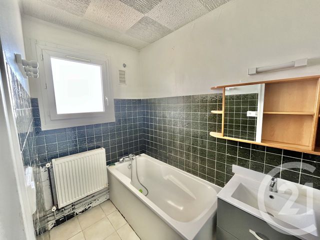 Afficher la photo en grand Appartement F4 à vendre - 4 pièces - 72.0 m2 - LORMONT - 33 - AQUITAINE - Century 21 Ax Immo