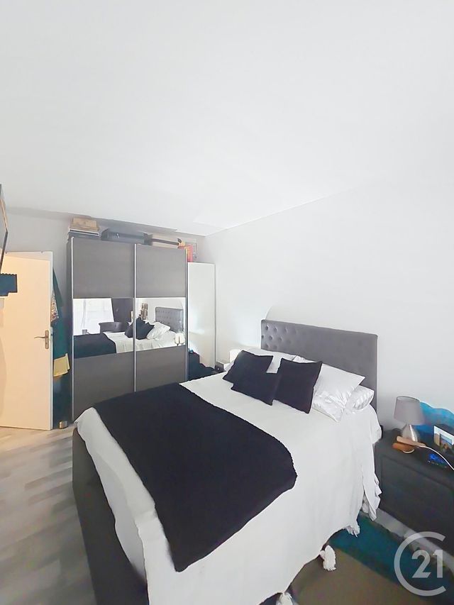 Afficher la photo en grand Appartement à vendre - 4 pièces - 79.37 m2 - LORMONT - 33 - AQUITAINE - Century 21 Ax Immo