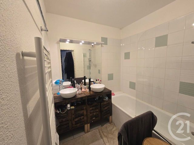 Appartement T3 à vendre - 3 pièces - 65.42 m2 - BORDEAUX - 33 - AQUITAINE - Century 21 Ax Immo