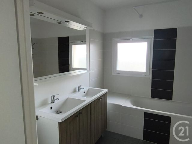 Appartement T4 à louer - 4 pièces - 83.08 m2 - CENON - 33 - AQUITAINE - Century 21 Ax Immo