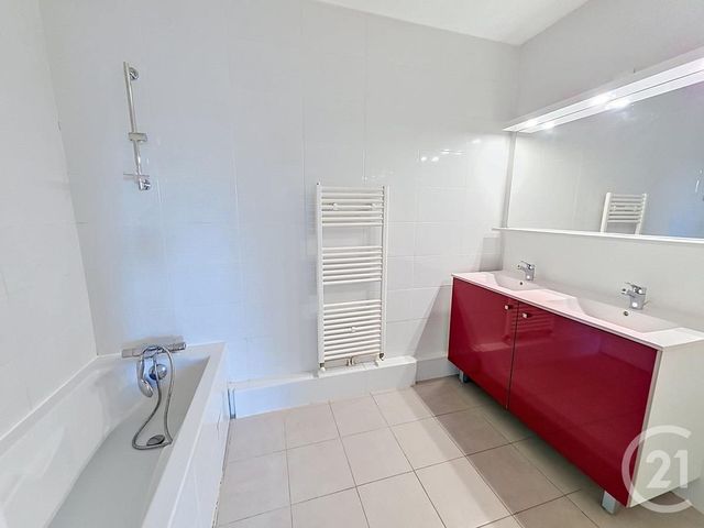 Appartement T2 à vendre - 4 pièces - 82.0 m2 - CENON - 33 - AQUITAINE - Century 21 Ax Immo